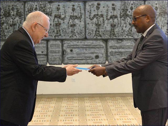 Joseph Rutabana, Ambassador of Rwanda, presents credentials to President Rivlin